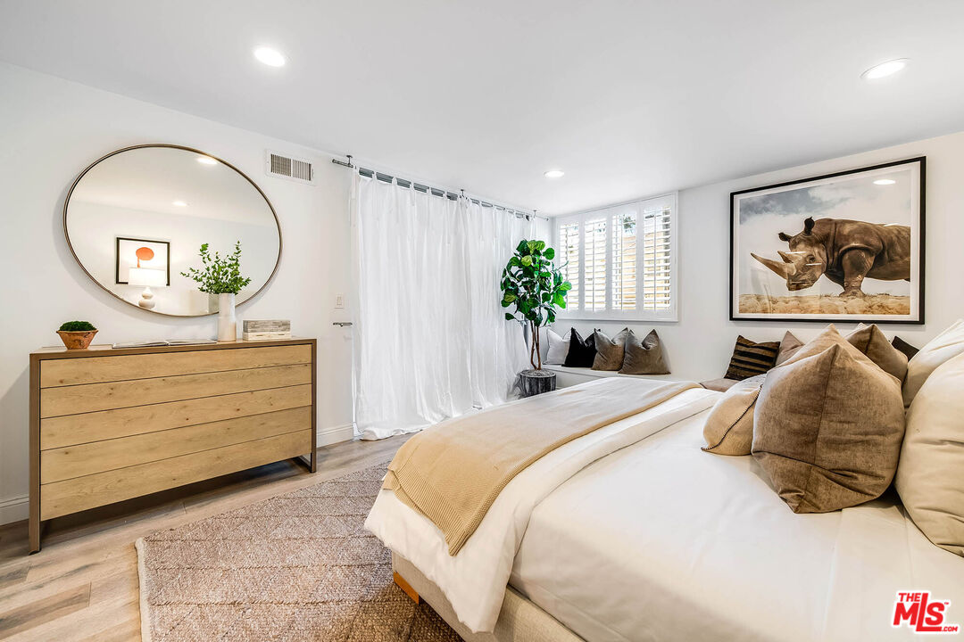 441 N Oakhurst Dr Unit: 203