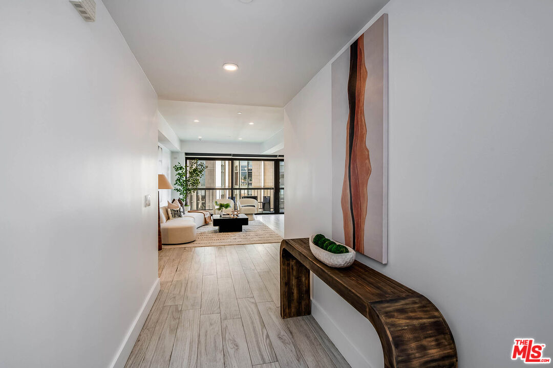 10790 Wilshire Blvd Unit: 504