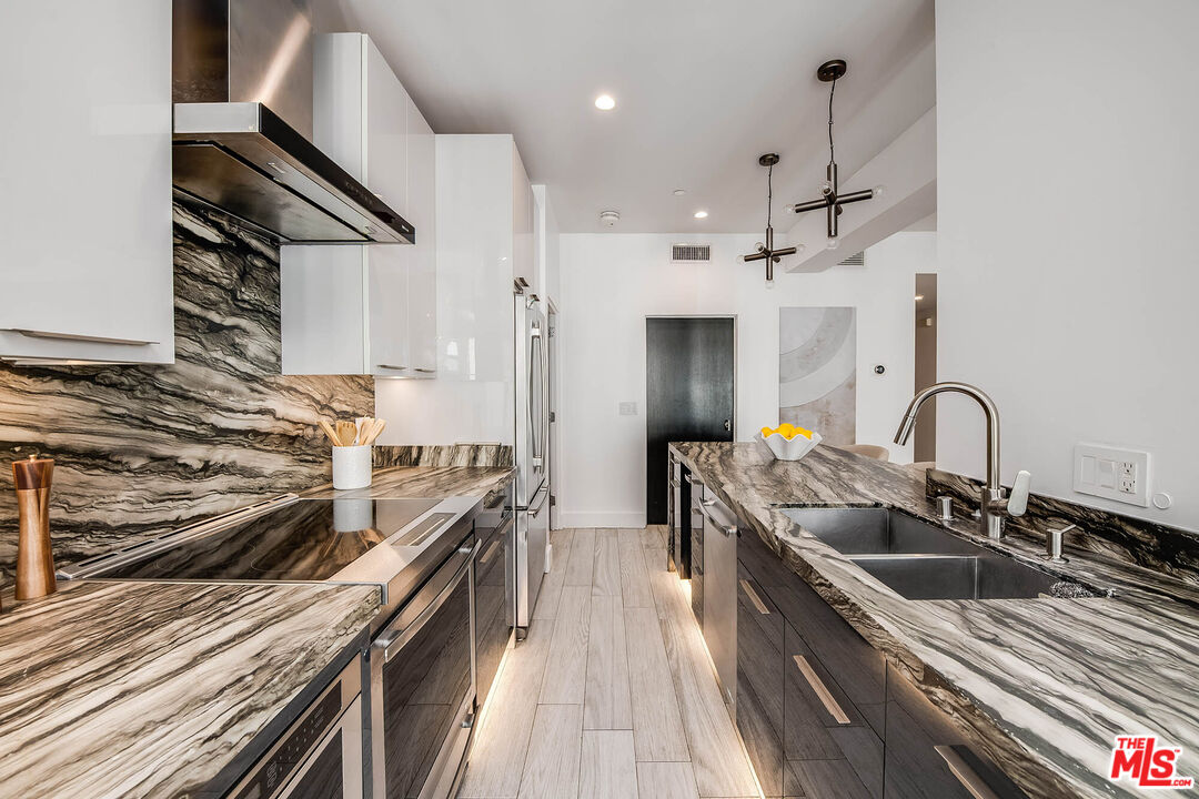 10790 Wilshire Blvd Unit: 504