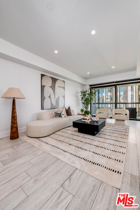 10790 Wilshire Blvd Unit: 504