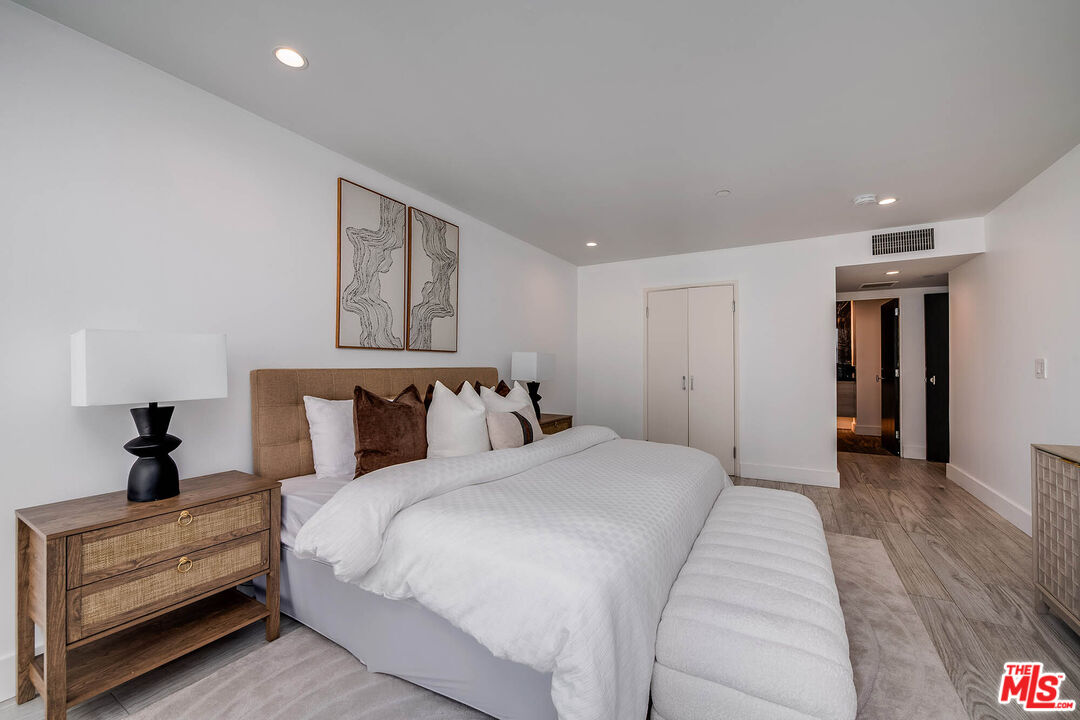 10790 Wilshire Blvd Unit: 504