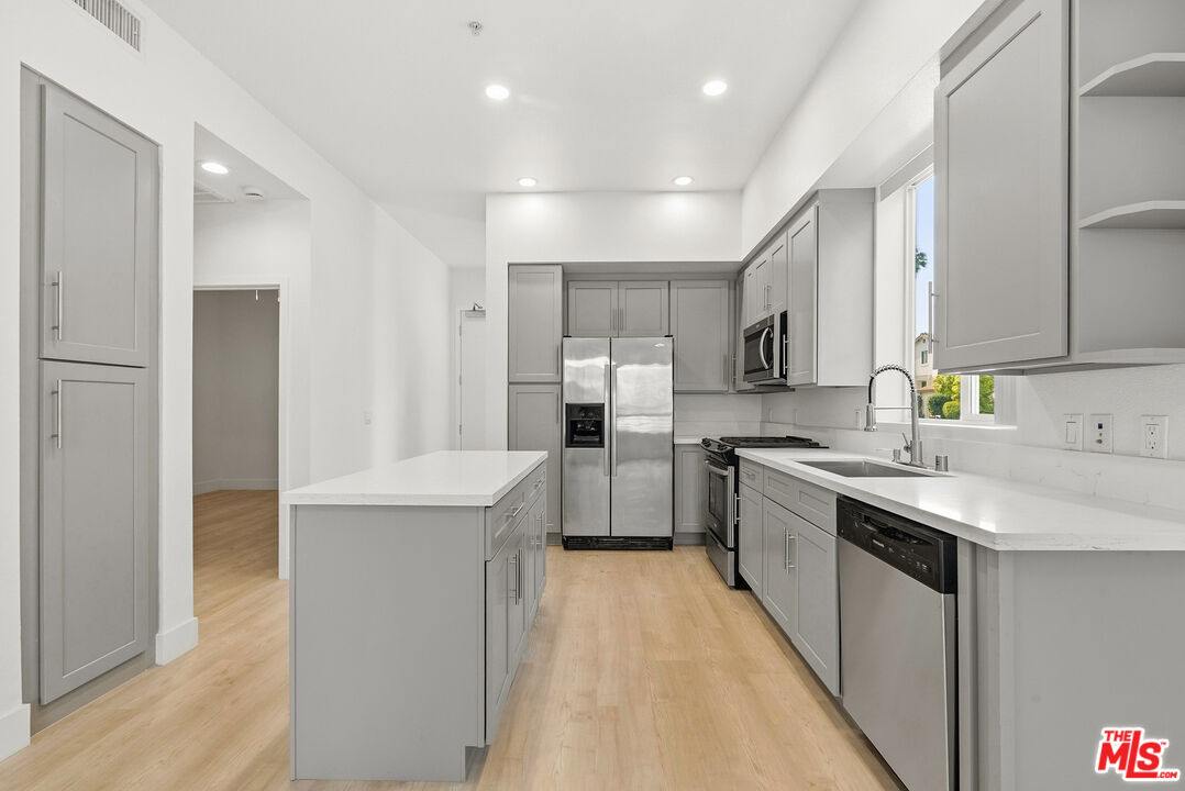 12920 Runway Rd Unit: 120