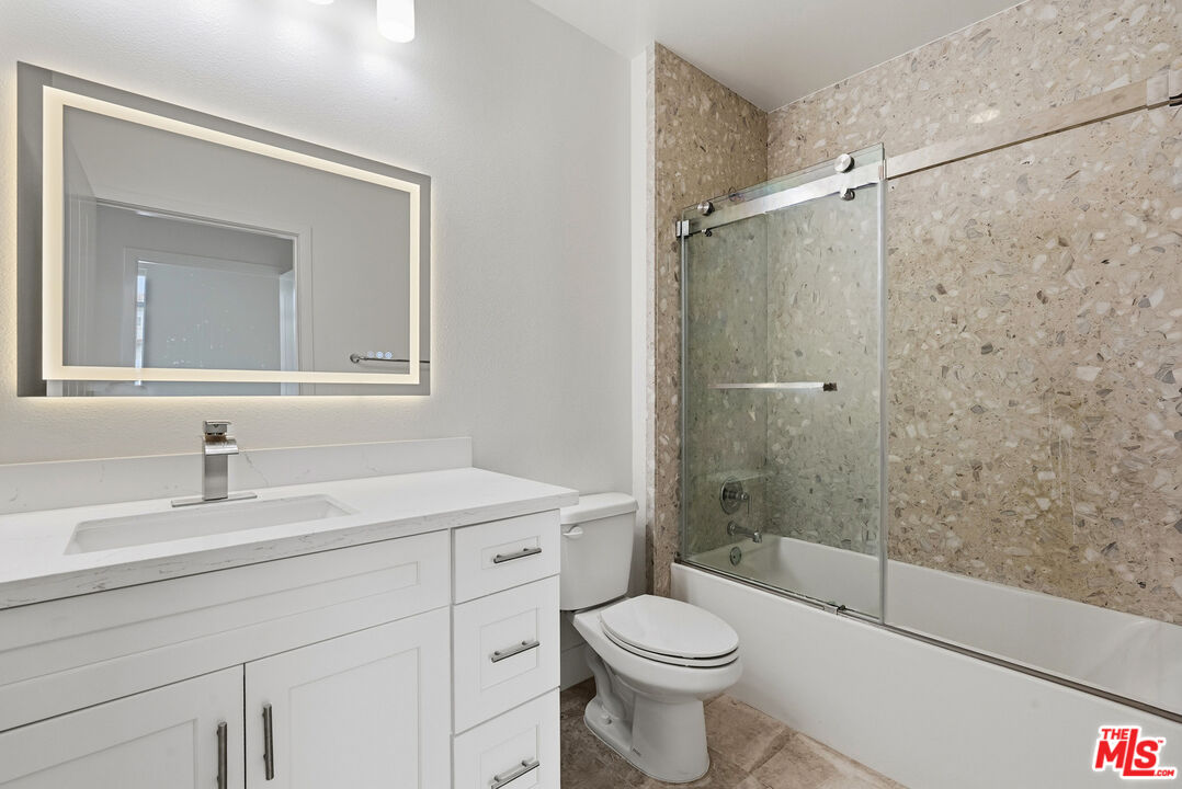12920 Runway Rd Unit: 120