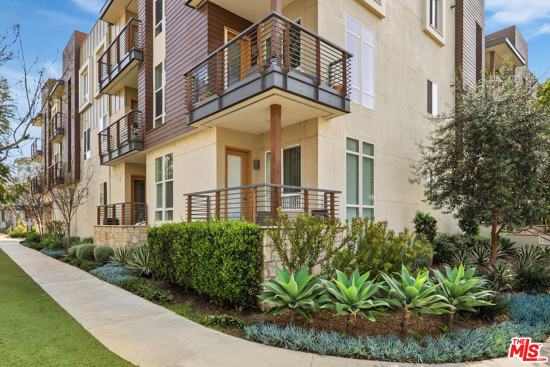 12920 Runway Rd Unit: 120