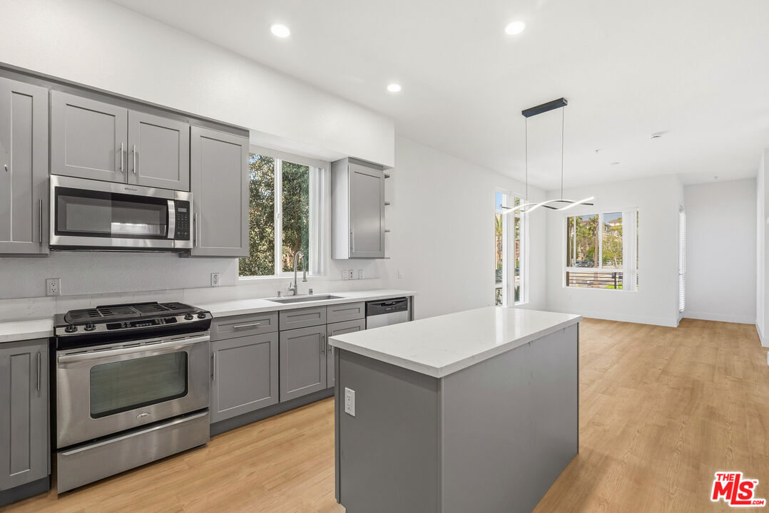 12920 Runway Rd Unit: 120