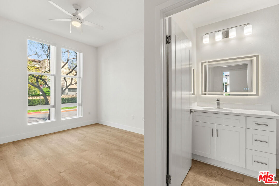 12920 Runway Rd Unit: 120