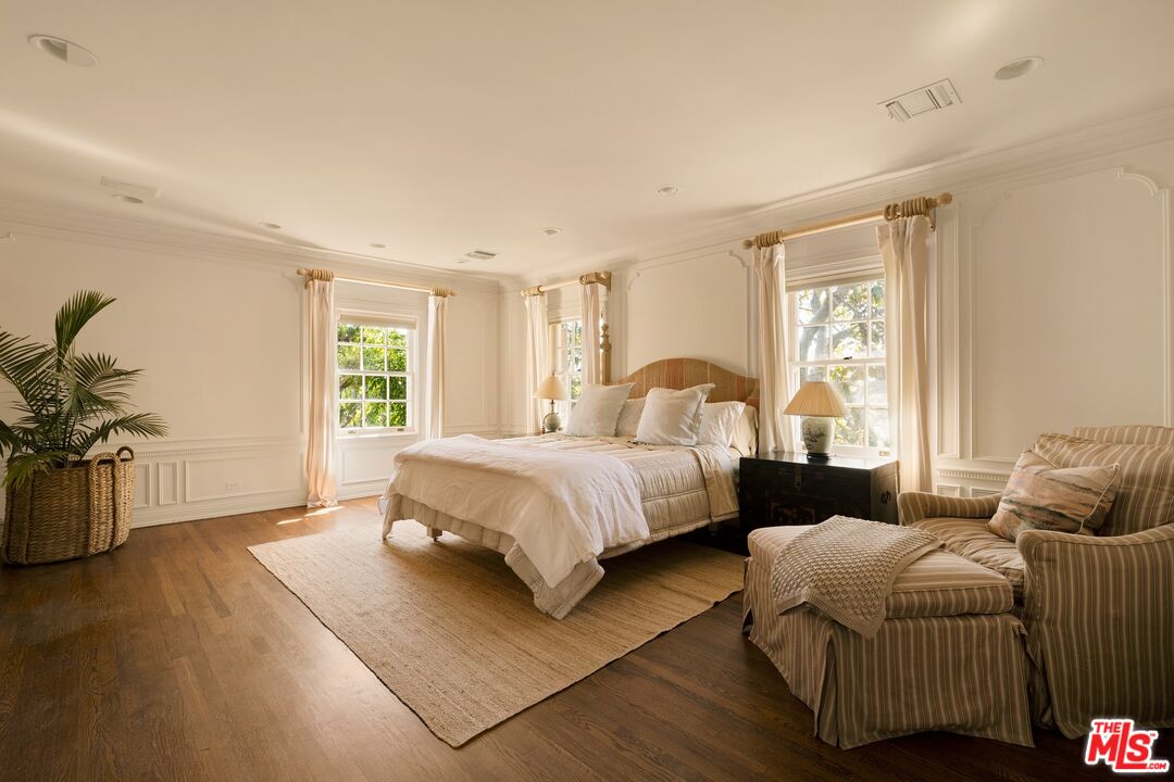 214 S Beverly Glen Blvd