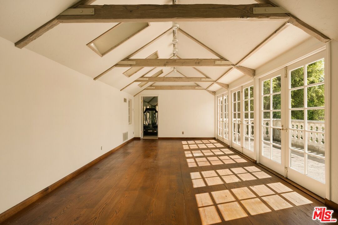 214 S Beverly Glen Blvd