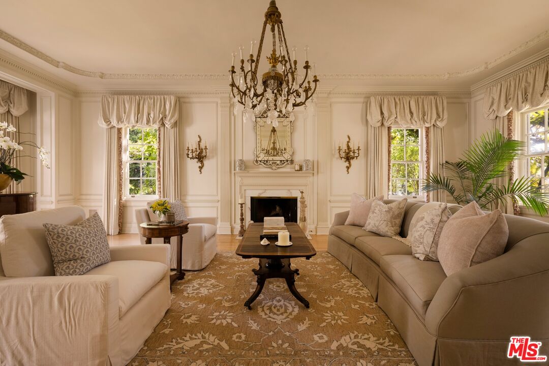 214 S Beverly Glen Blvd