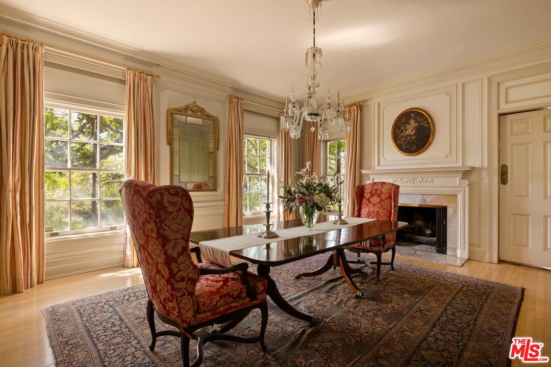 214 S Beverly Glen Blvd