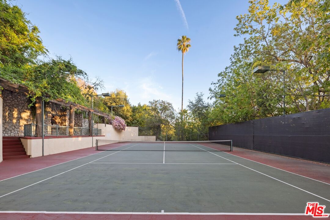 214 S Beverly Glen Blvd