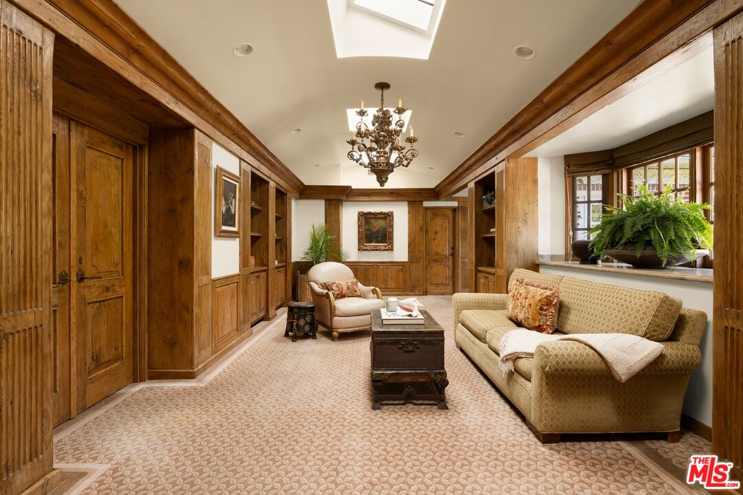 214 S Beverly Glen Blvd