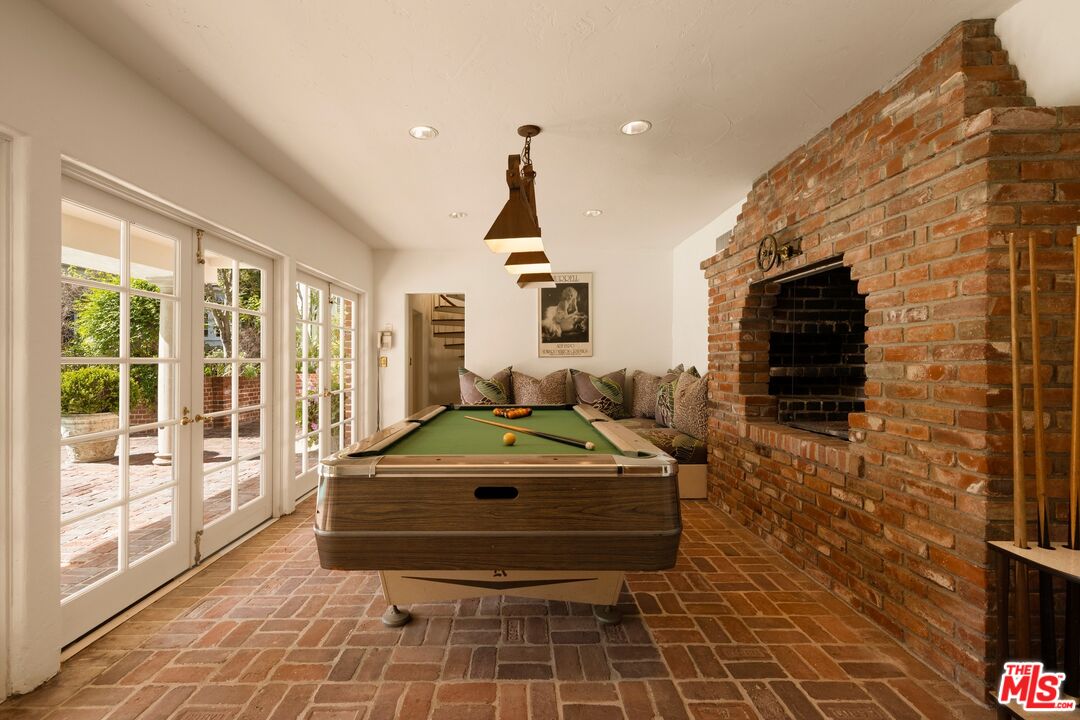 214 S Beverly Glen Blvd