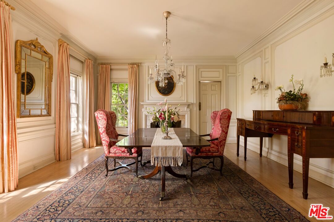 214 S Beverly Glen Blvd