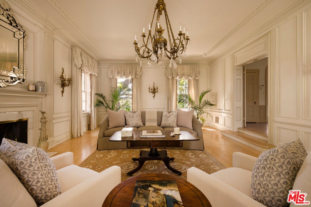 214 S Beverly Glen Blvd