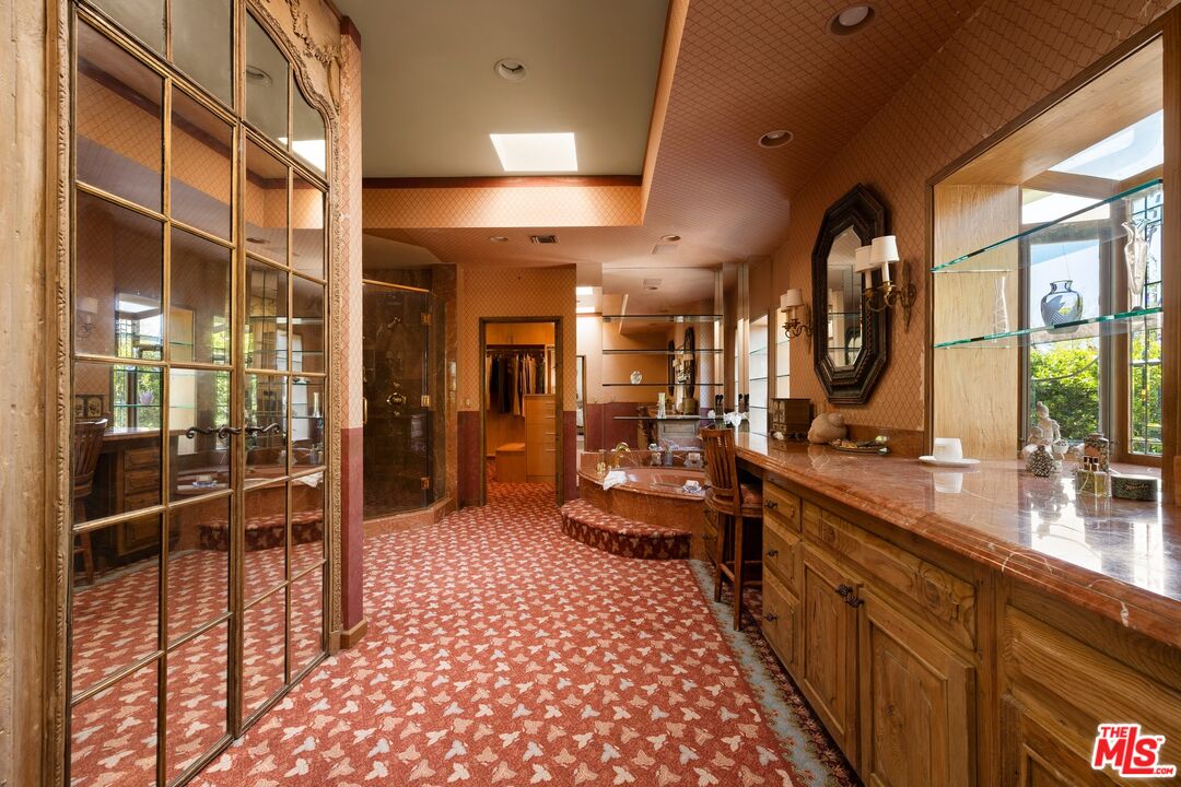 214 S Beverly Glen Blvd