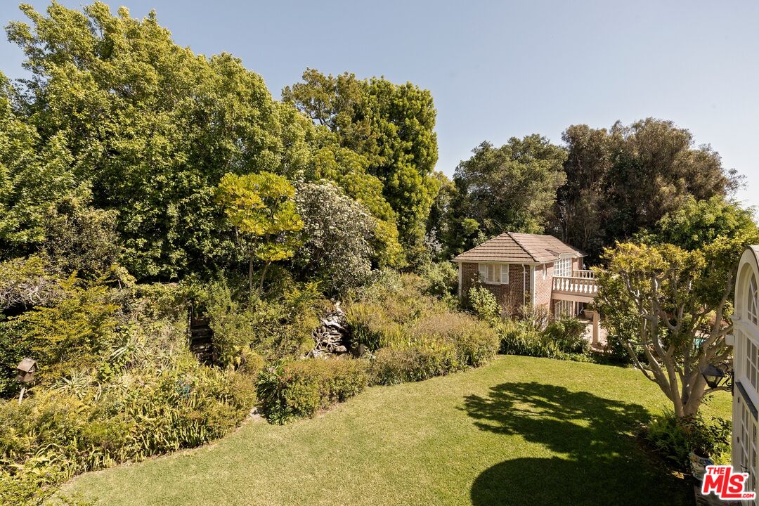 214 S Beverly Glen Blvd