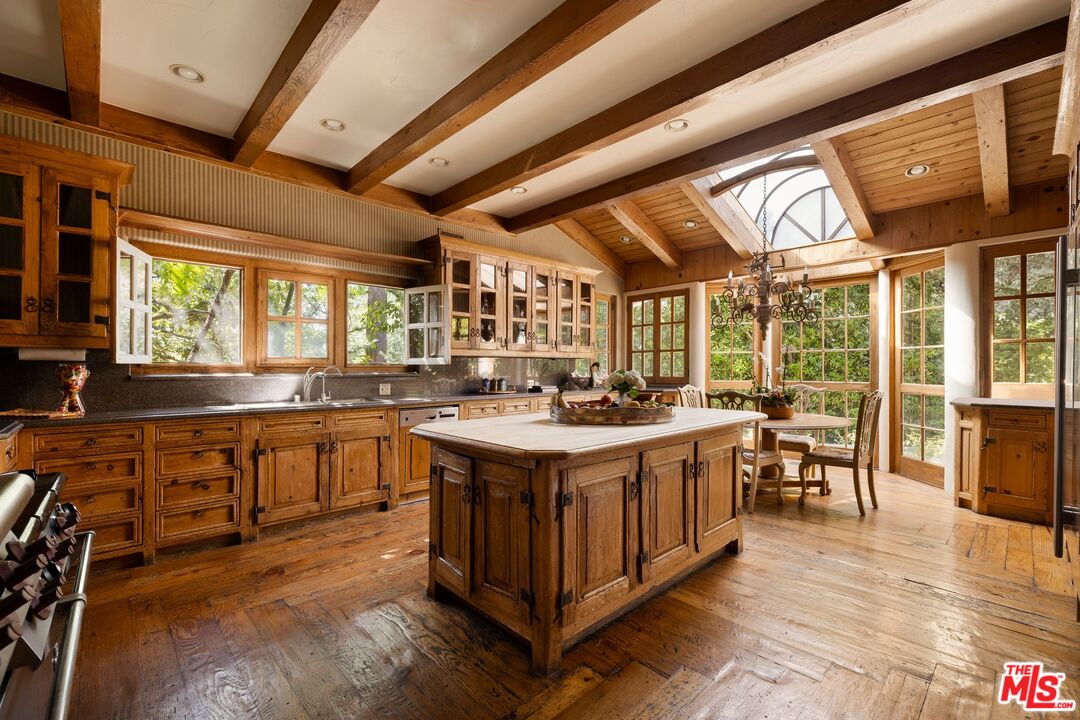 214 S Beverly Glen Blvd