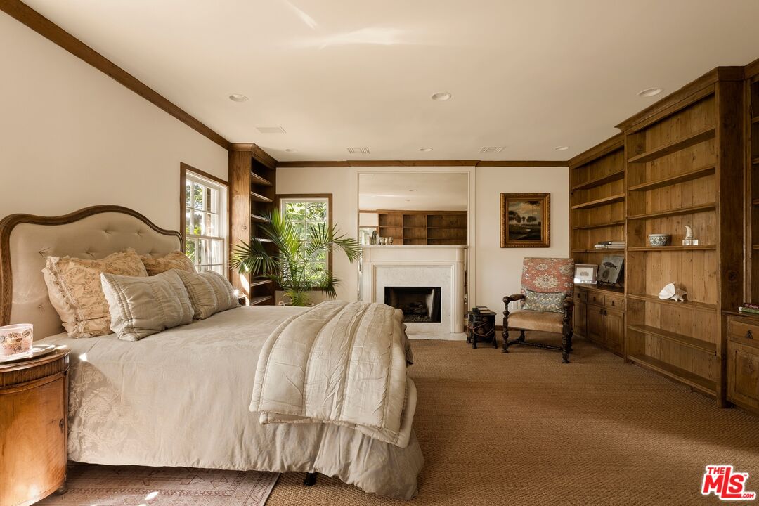 214 S Beverly Glen Blvd