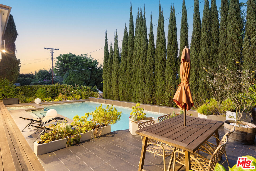 1256 Beverly Green Dr