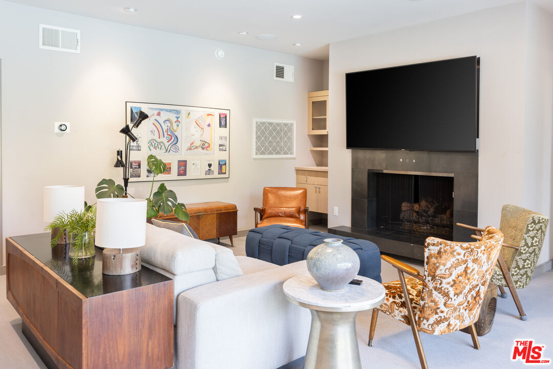 1256 Beverly Green Dr