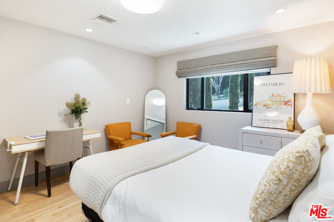 1256 Beverly Green Dr