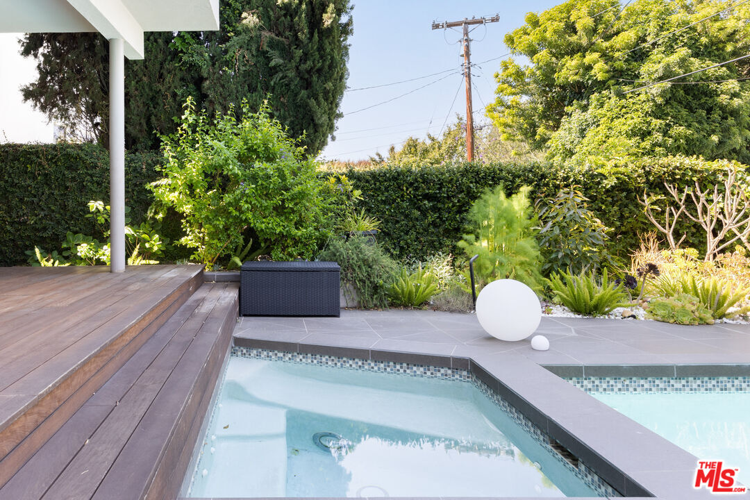 1256 Beverly Green Dr