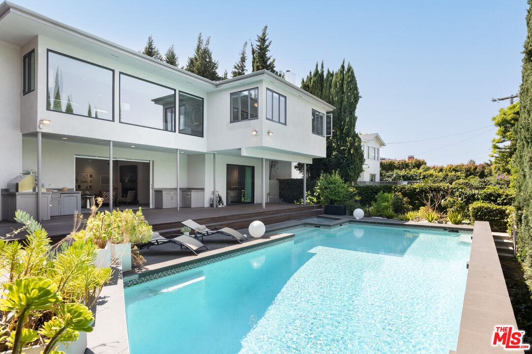 1256 Beverly Green Dr