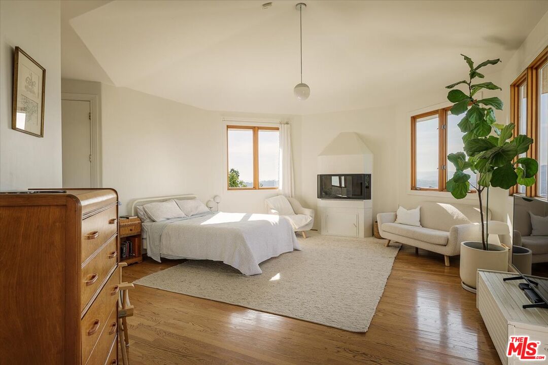 804 Mount Washington Dr