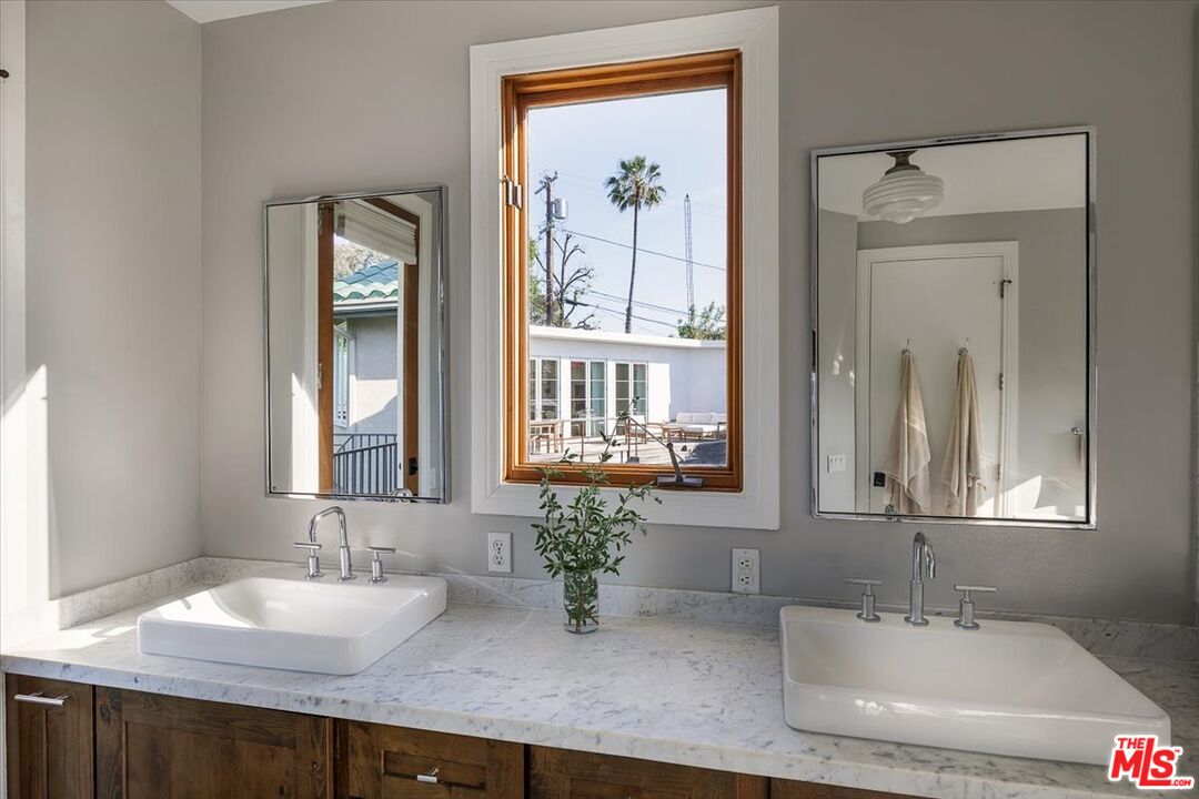 804 Mount Washington Dr