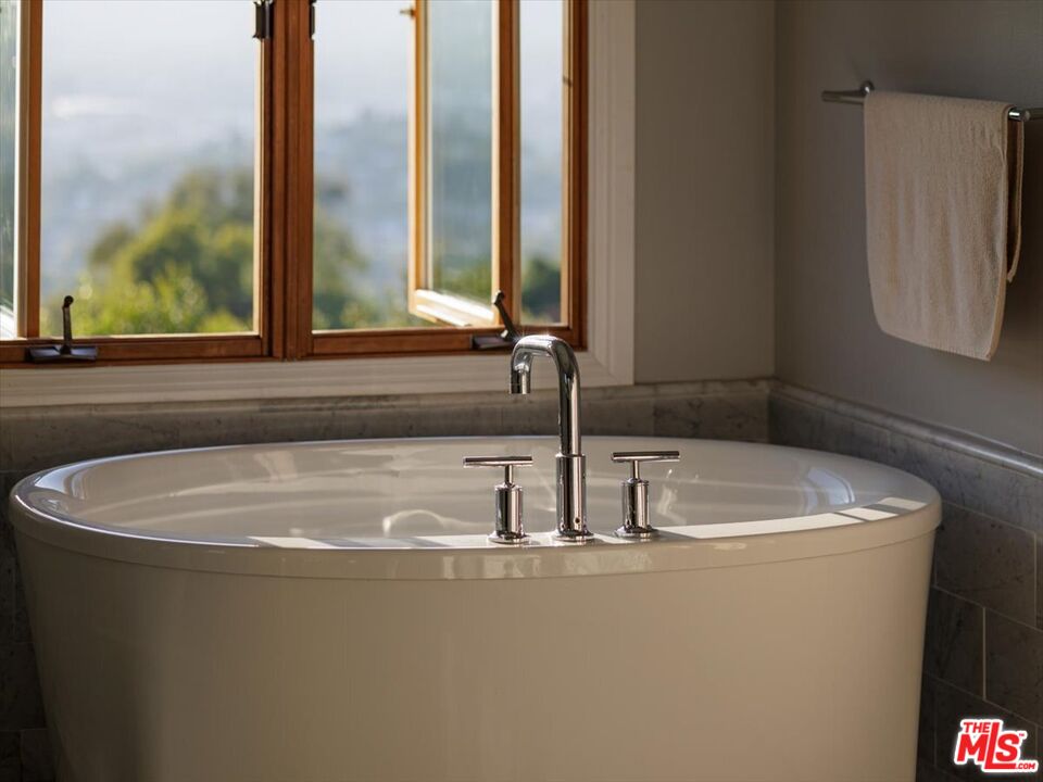 804 Mount Washington Dr