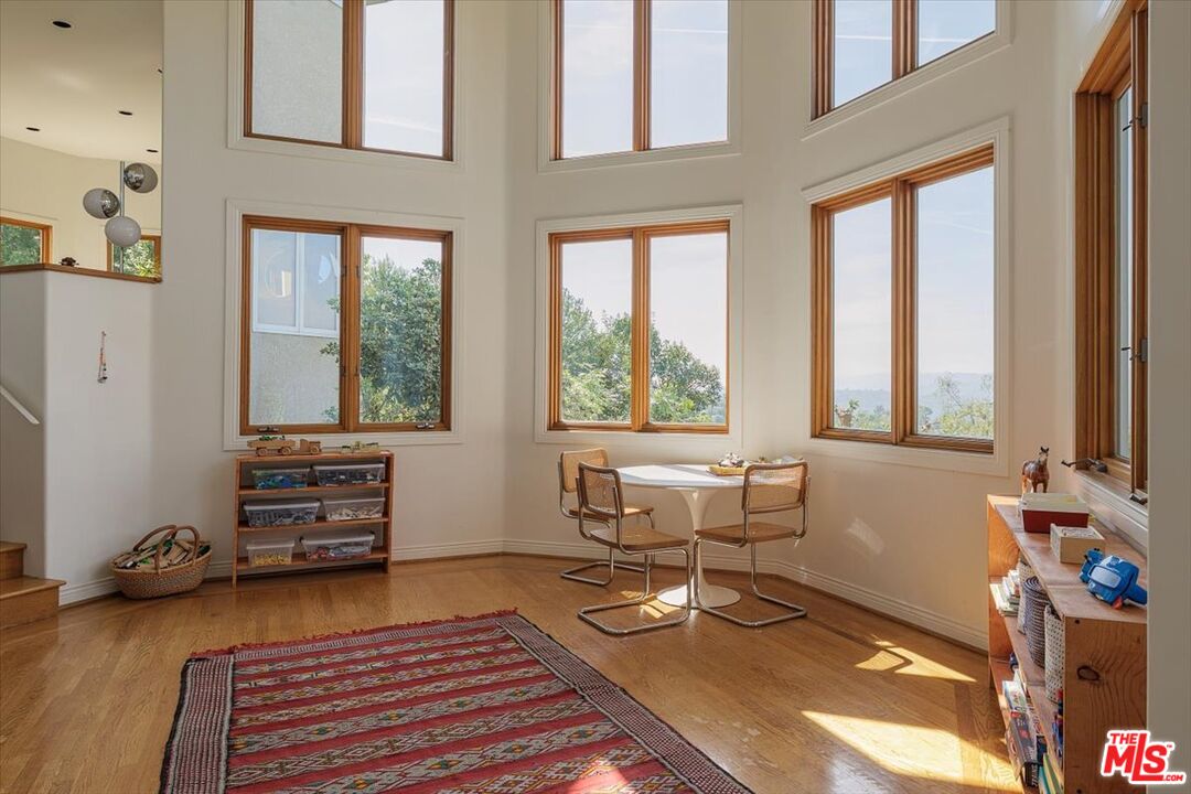 804 Mount Washington Dr