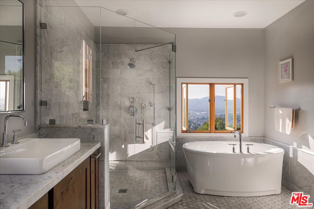 804 Mount Washington Dr