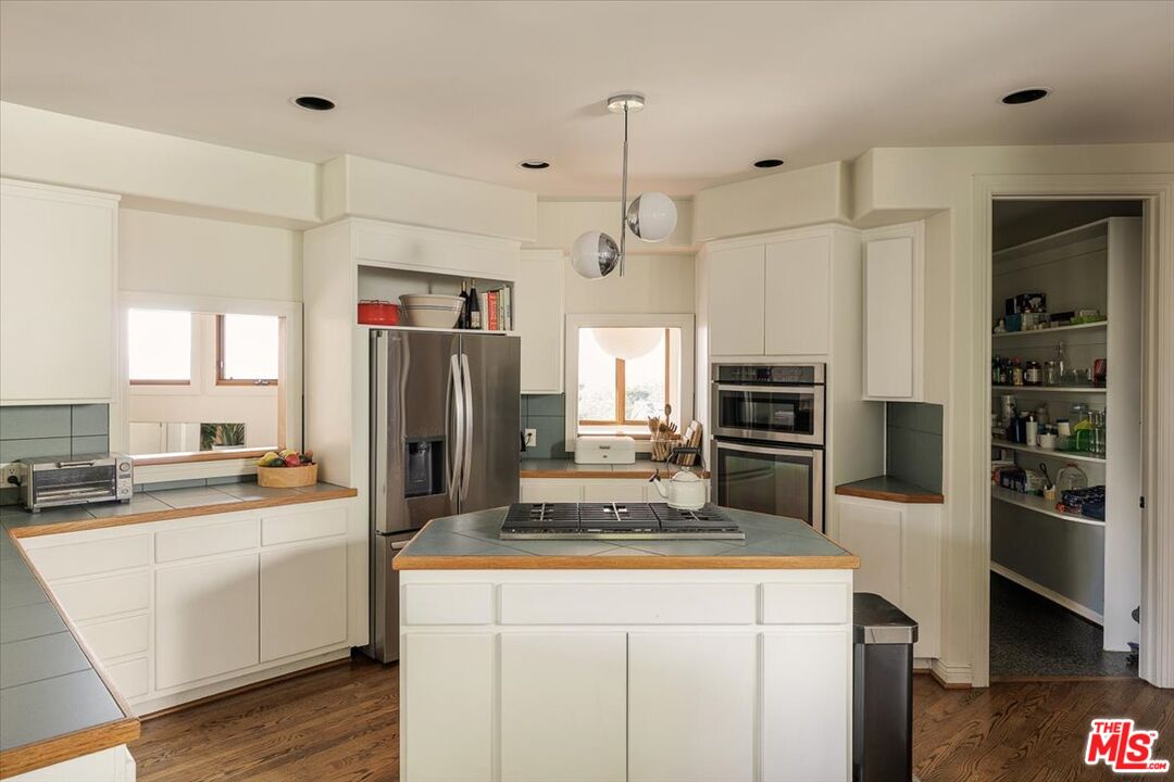 804 Mount Washington Dr