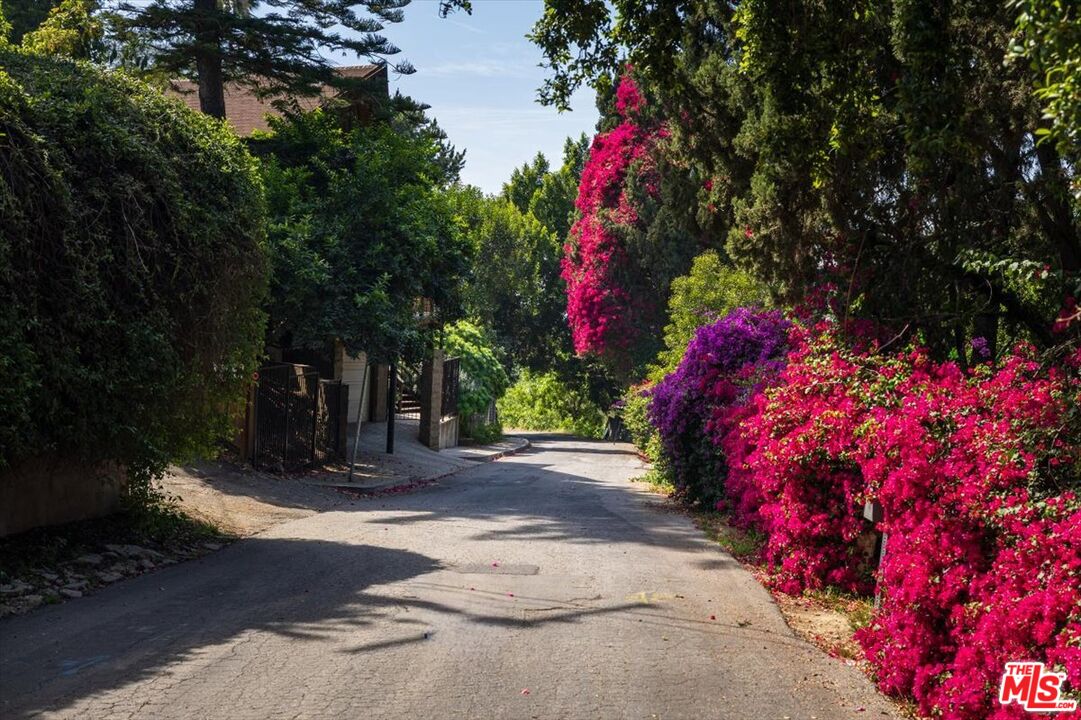 804 Mount Washington Dr