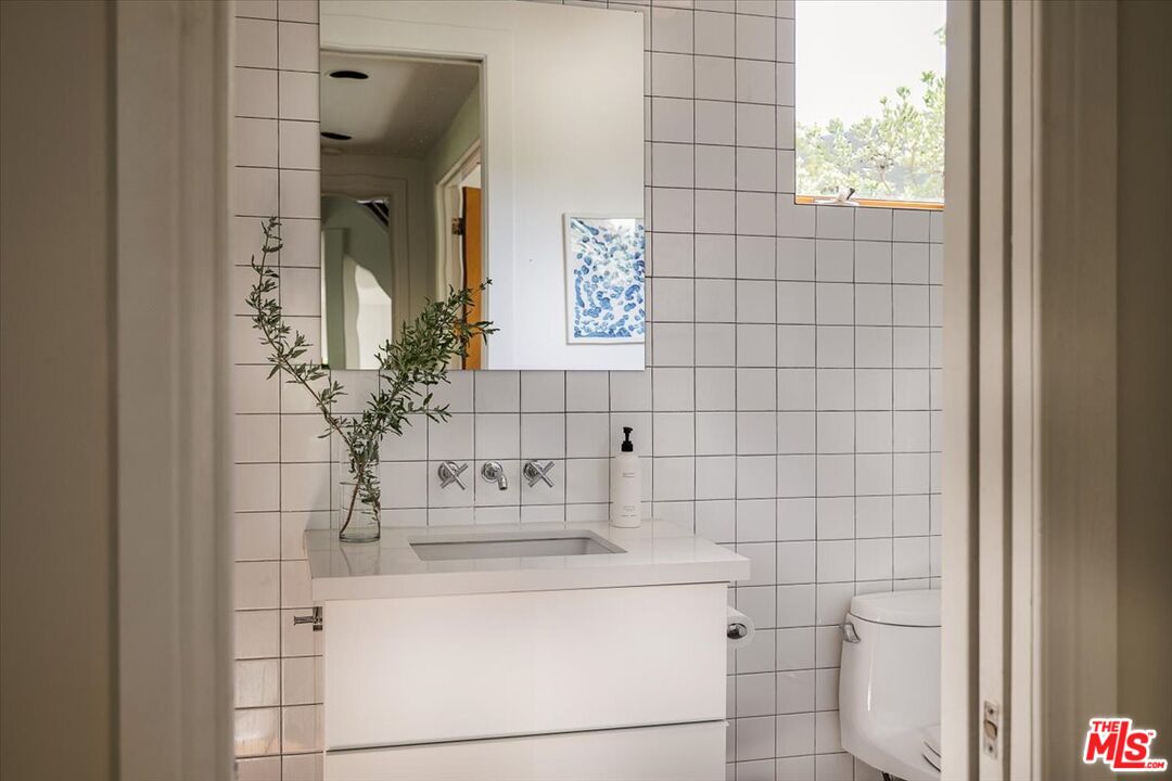 804 Mount Washington Dr