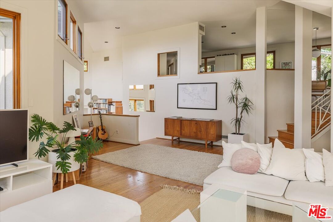 804 Mount Washington Dr