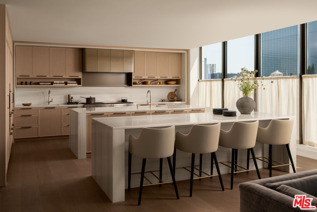 9900 S Santa Monica Blvd Unit: PHE