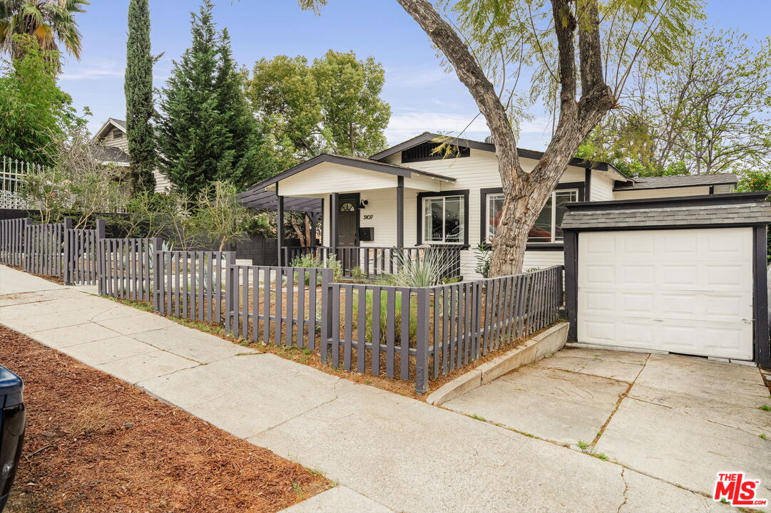 3107 Pueblo Ave