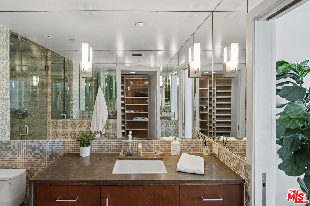 720 Huntley Dr Unit: 202