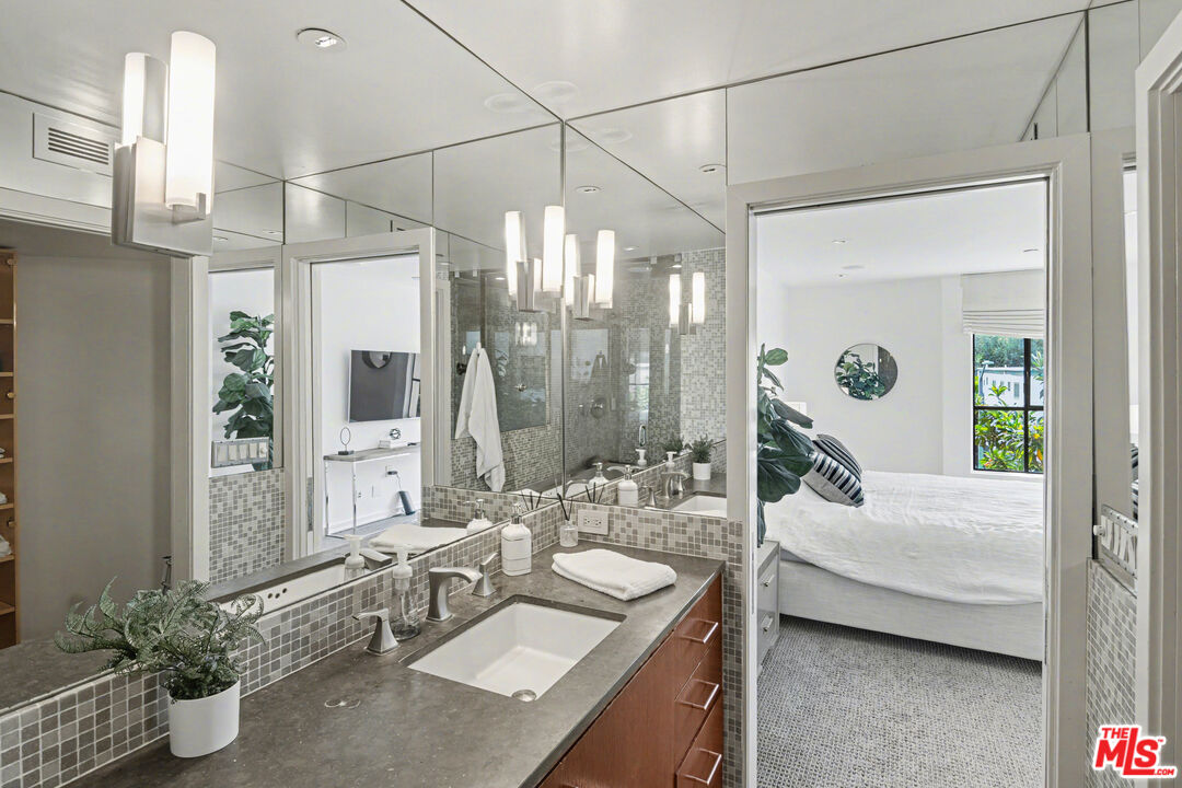 720 Huntley Dr Unit: 202