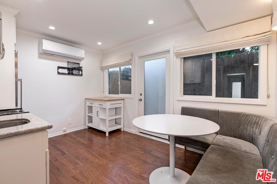 609 N Doheny Dr Unit: D