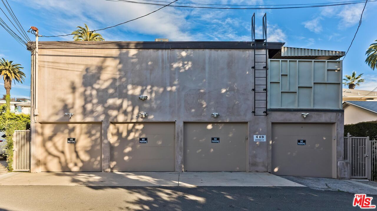 609 N Doheny Dr Unit: D