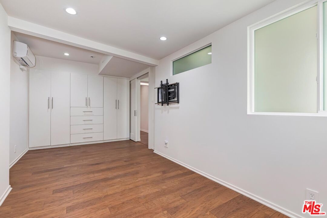 609 N Doheny Dr Unit: D