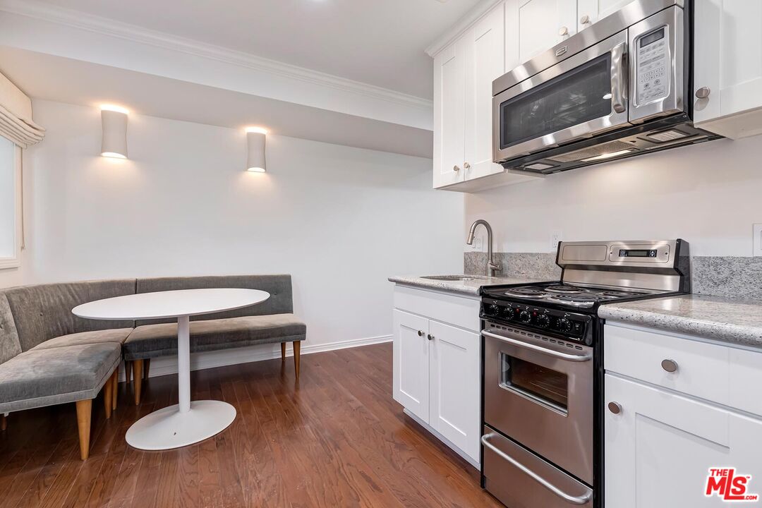 609 N Doheny Dr Unit: D