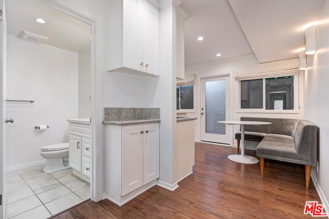 609 N Doheny Dr Unit: D