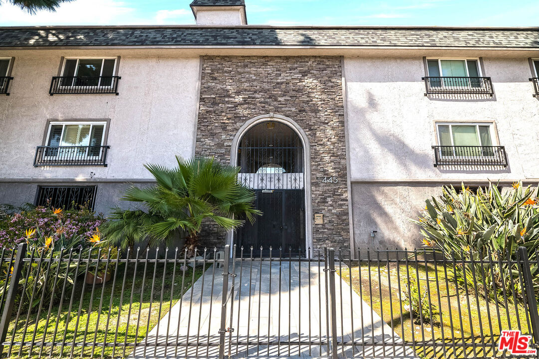 445 Washington Blvd Unit: 10