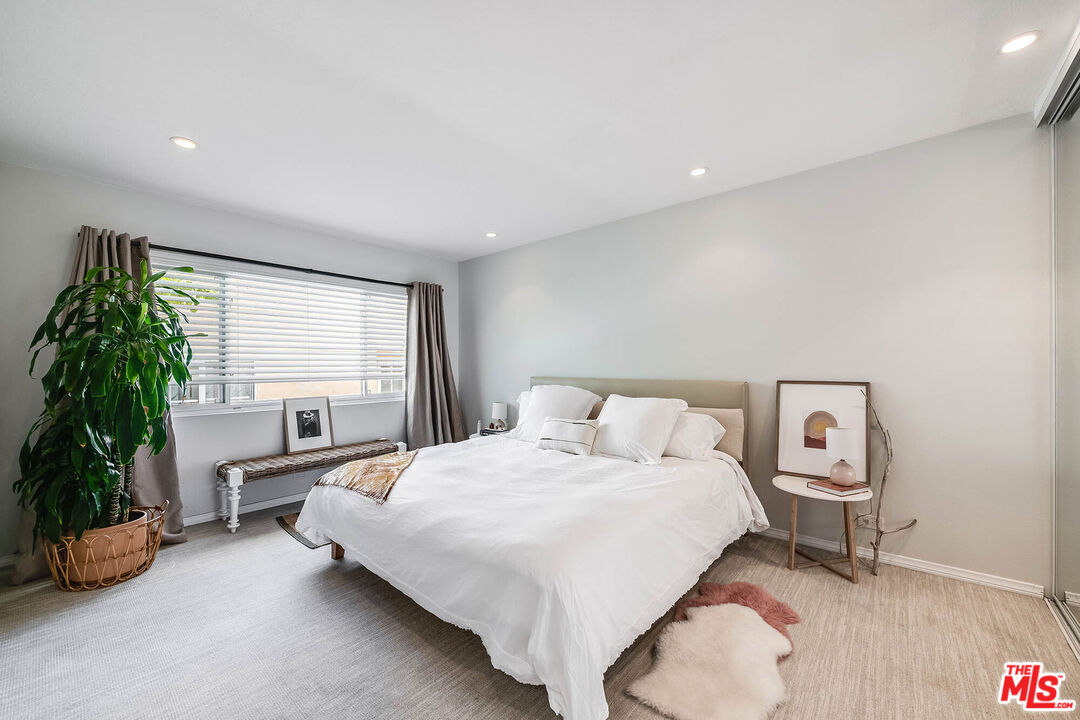 445 Washington Blvd Unit: 10