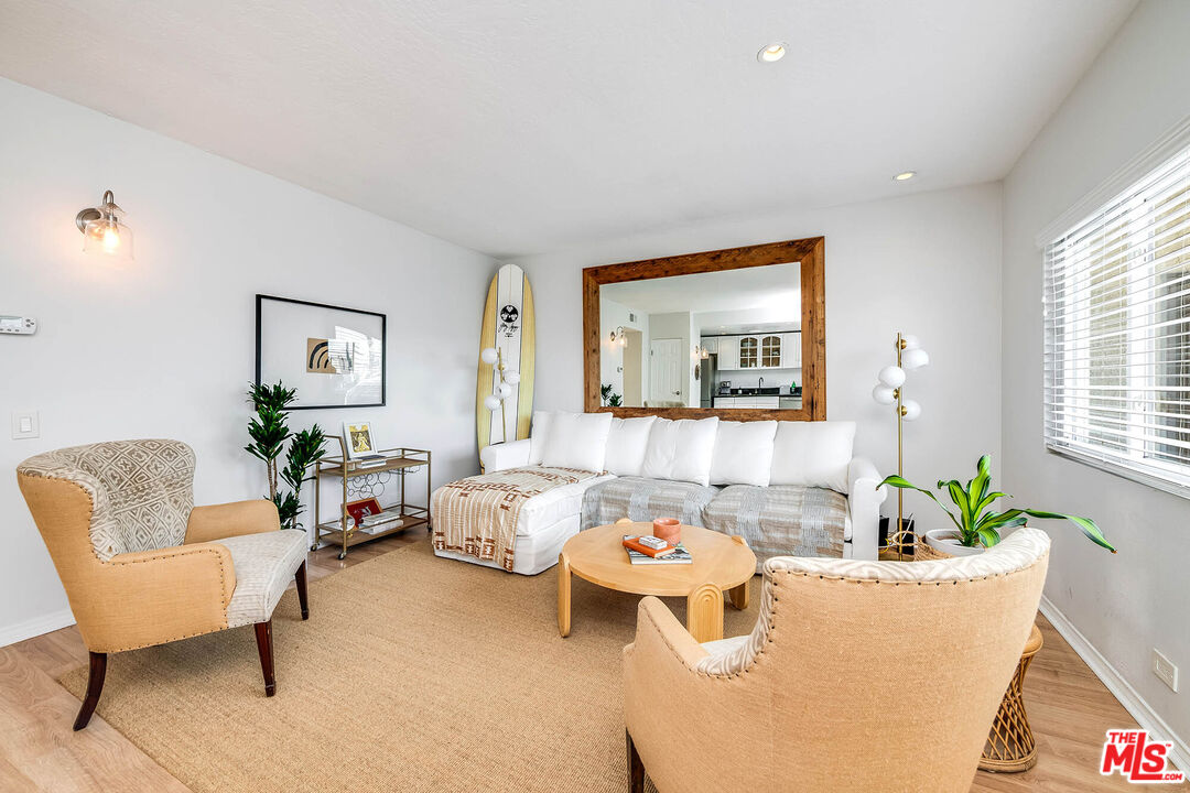 445 Washington Blvd Unit: 10