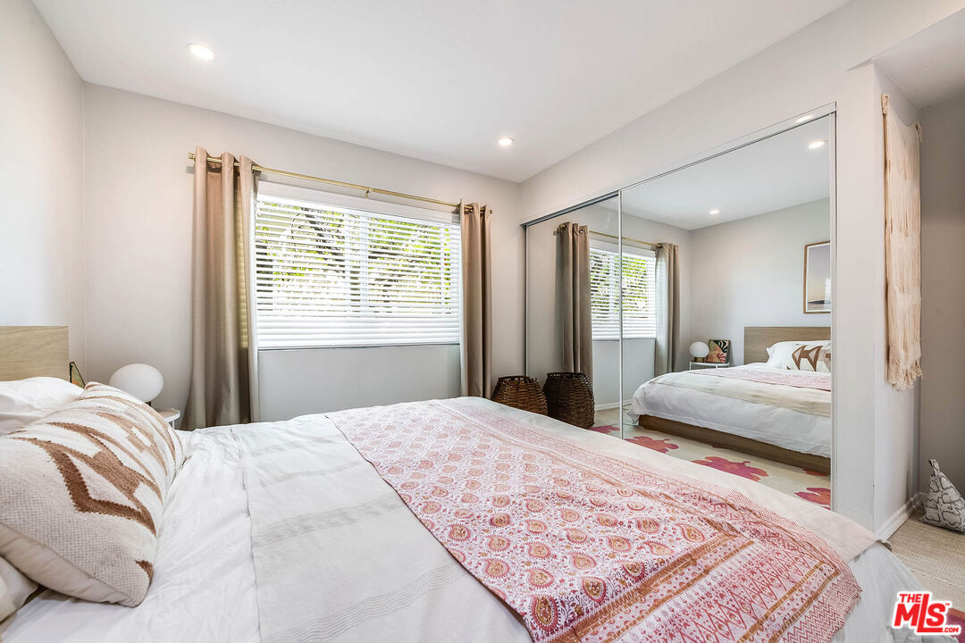 445 Washington Blvd Unit: 10